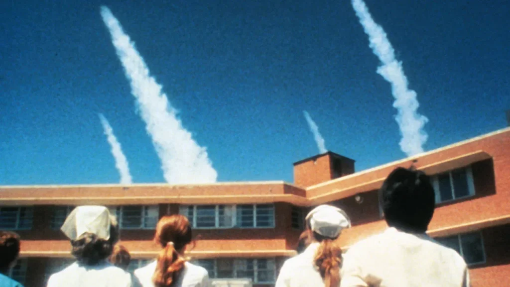 kadr z filmu Nazajutrz (1983)